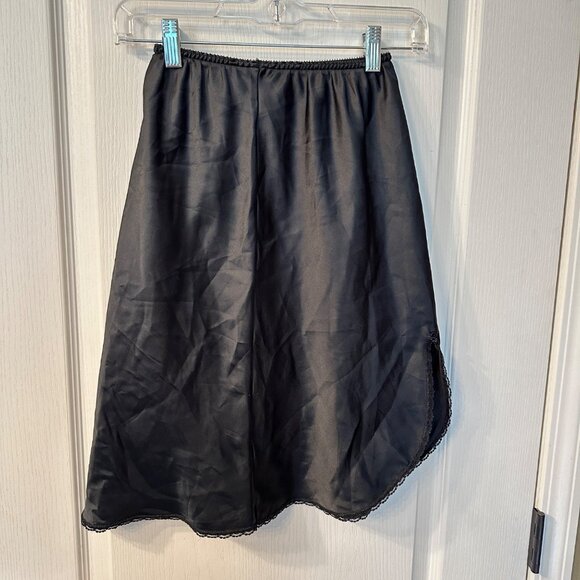 Warners | VTG Black Satin Slip Skirt Lace Trim Slit Small 55317 Fairy Goth - Picture 4 of 9